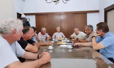 Rodrigo Borla//CAMINOS RURALES  A través del Ministerio de Desarrollo Productivo de Santa Fe se van a realizar obras en los caminos rurales.