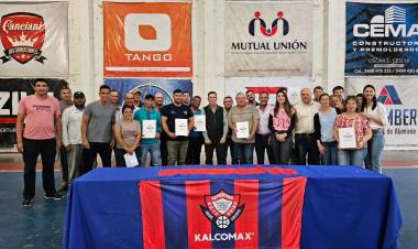 Rodrigo Borla//AYUDAR A LOS CLUBES PARA QUE MILES DE CHICOS PUEDAN PRACTICAR DEPORTES.