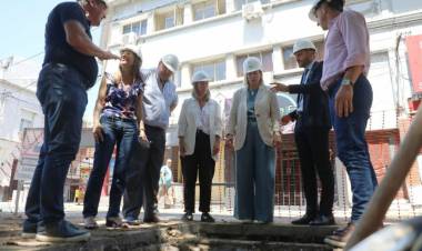  Pullaro: “Estamos haciendo una inversión histórica de 89 millones de dólares para recambio de caños de cloacas y agua”