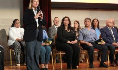 Scaglia encabezó la entrega certificados a 220 policías graduados en las Tecnicaturas de Análisis del Delito e Investigación Criminal