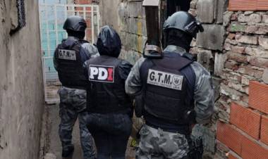 Desarticulan una banda dedicada a la venta de drogas en Tablada: ocho aprehendidos