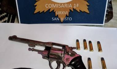 Allanamiento por amenazas en barrio Barracas: secuestran un arma y plantas de cannabis