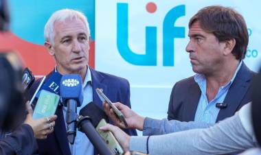 Santa Fe envió a Tucumán 40 mil repelentes de producción propia ante la emergencia por inundaciones