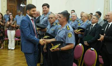 Pullaro destacó el trabajo y dedicación de la Policía: “Lograron cambiar la historia de nuestra provincia”