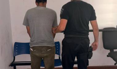 Aprehenden a un hombre tras ser sorprendido dentro de una vivienda