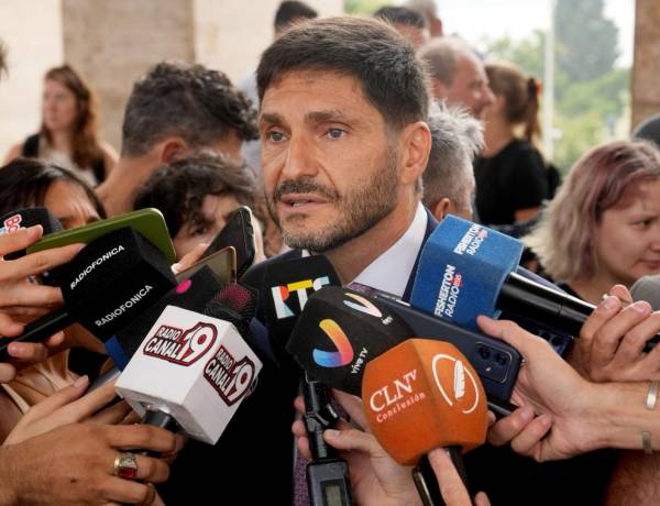  Pullaro dispuso un amplio despliegue interministerial en San Cristóbal tras el trágico hecho ocurrido en una escuela