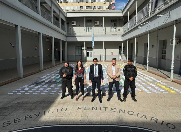 En 3 meses, Provincia incautó más de 1.800 celulares en las unidades penitenciarias santafesinas