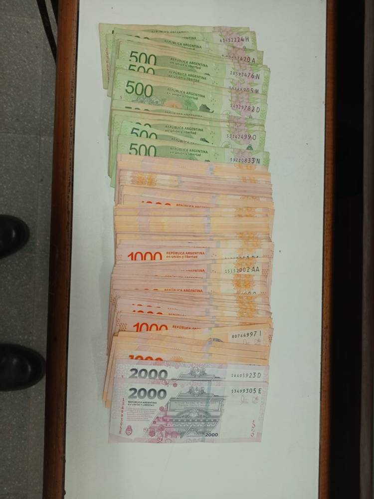 RELACIONES POLICIALES U.R. XVI//SE RECUPERÓ DINERO SUSTRAÍDO EN LOCAL COMERCIAL