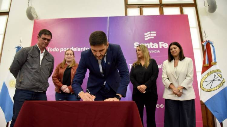  Pullaro: “Asumimos el compromiso que muchos jóvenes tengan la perspectiva de un futuro mucho mejor que su presente”