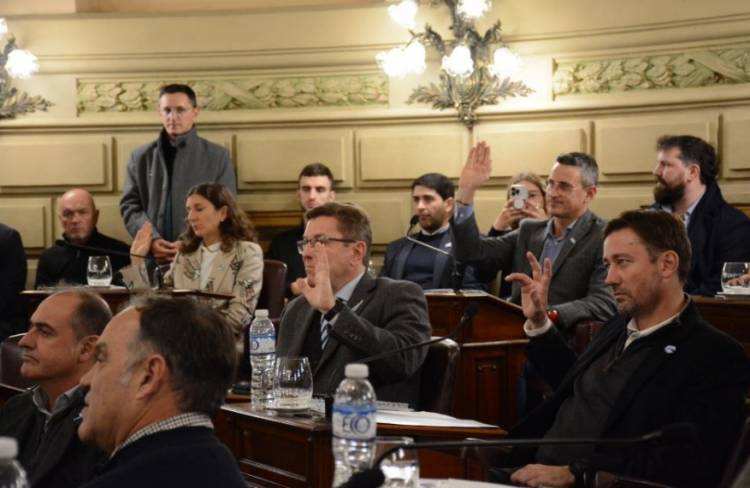 Rodrigo Borla//AGENDA LEGISLATIVA: NUEVA SESIÓN DEL SENADO QUE ADEMÁS RECIBIÓ A LA FISCAL GENERAL DEL MPA.