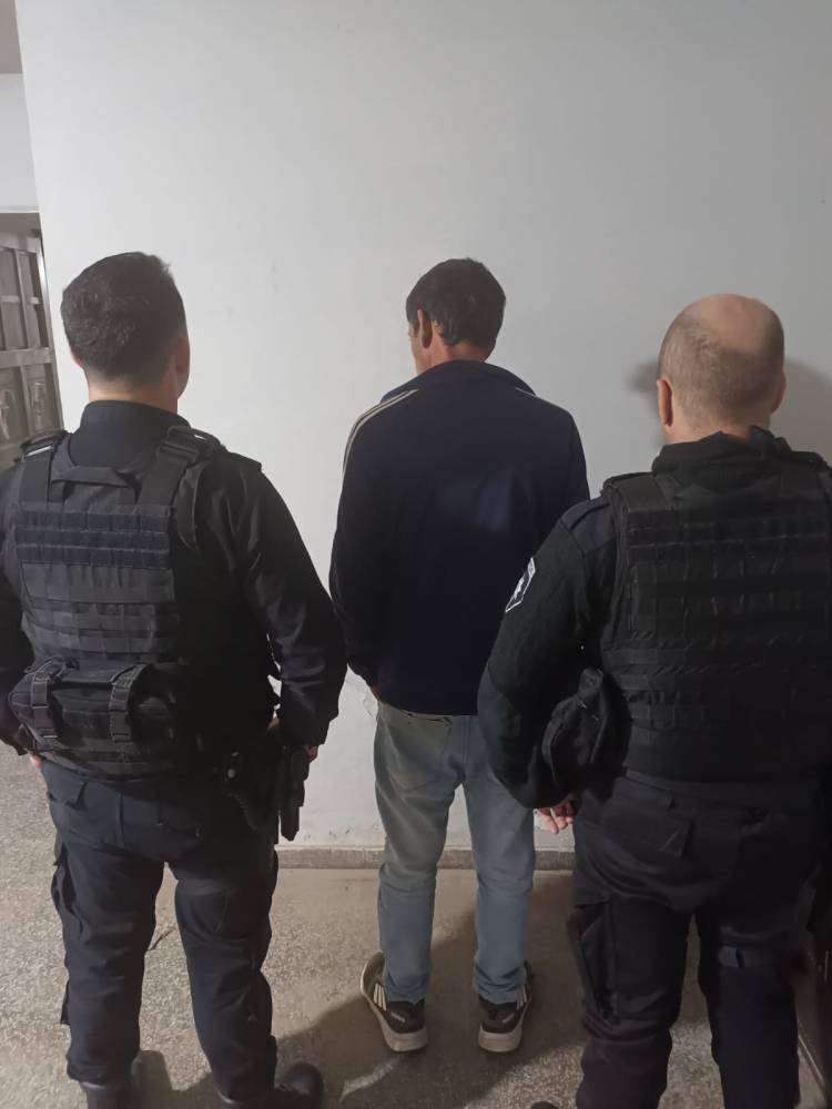 San Justo//APREHENDIERON A UN HOMBRE POR TENTATIVA DE HURTO CALIFICADO REITERADO. LE SECUESTRARON UNA GARRAFA
