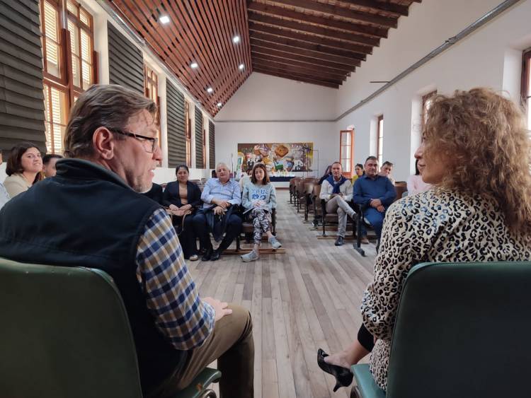 Rodrigo Borla//POR UN FUTURO MEJOR: TRABAJO POR LA PROTECCIÓN DE LOS NIÑOS.