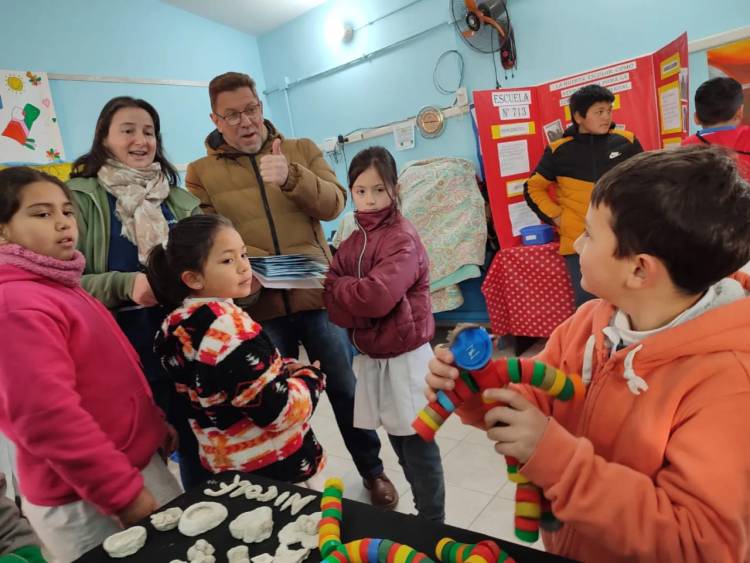Rodrigo Borla//FERIAS DE CIENCIAS PARA QUE LOS CHICOS EMPRENDAN E INNOVEN.