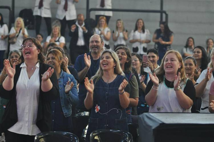 Con la participación de 53.000 estudiantes y más de 6.300 docentes y directivos, finaliza el Plan de Alfabetización Raíz 2024