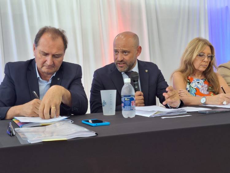 Hidrovía: La Región Centro solicitó su incorporación al proceso de la nueva licitación