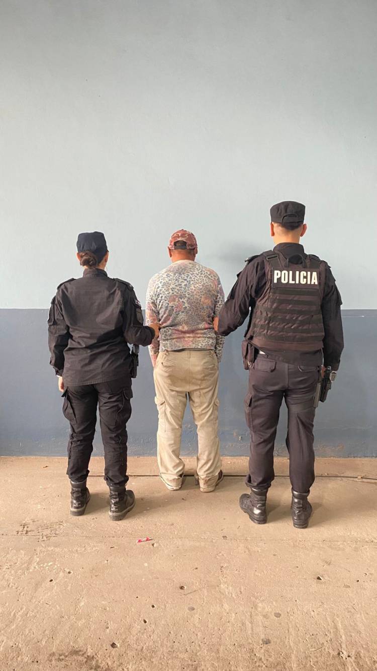 San Justo//Un aprehendido por sacarle la bolsa del canasto de la bicicleta a una mujer