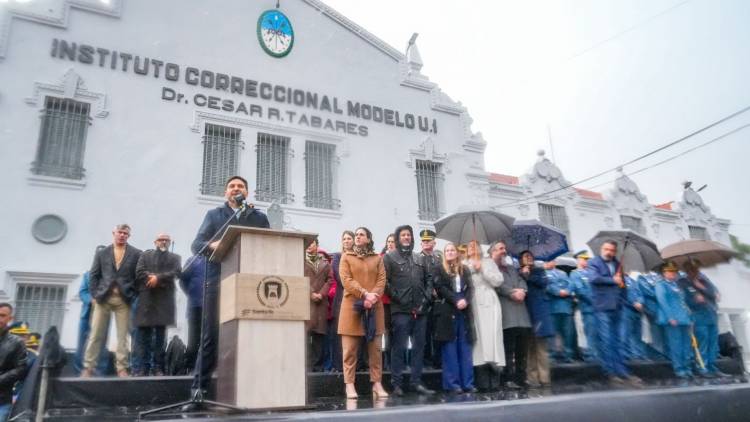 Pullaro: “Santa Fe es ejemplo en América Latina por la baja del delito y de la violencia”