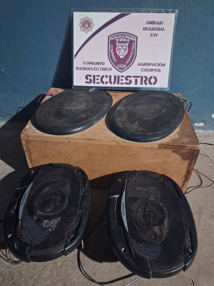 UN SUJETO APREHENDIDO POR UN HECHO DE ROBO