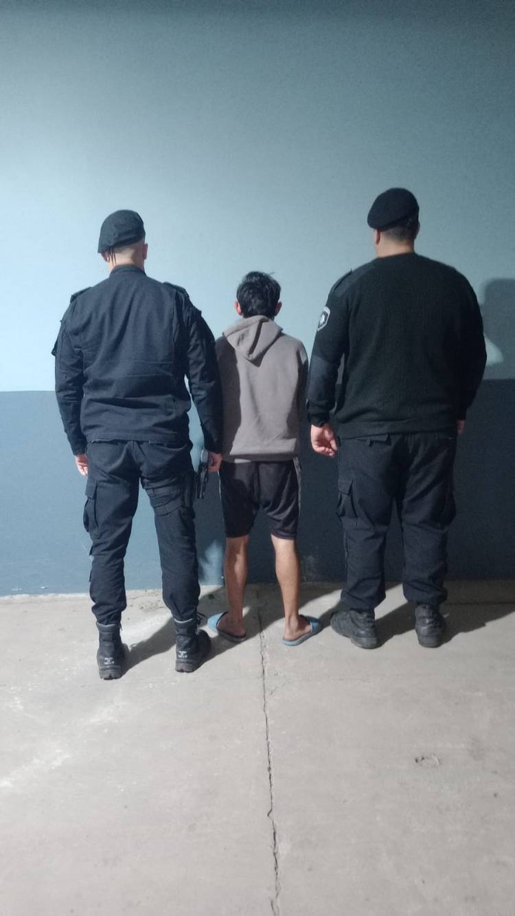 UN MASCULINO DESOBEDESE UN MANDATO JUDICIAL  