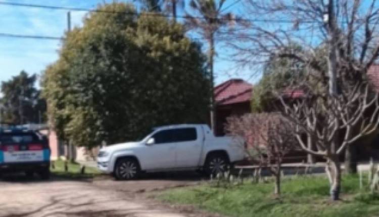 DETUVIERON A UN EX PRESIDENTE COMUNAL SANTAFESINO Y REALIZARON MÚLTIPLES ALLANAMIENTOS