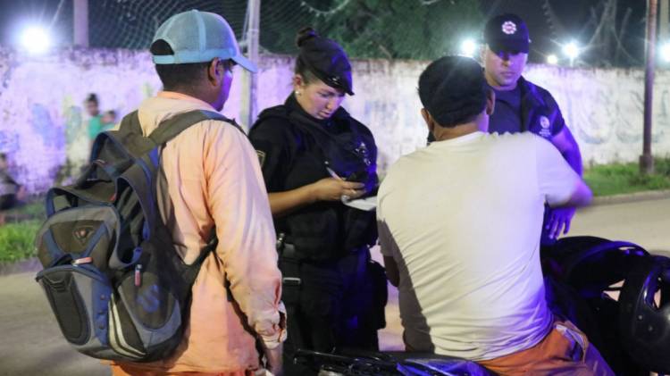 En septiembre, la Policía de Santa Fe detuvo 692 personas por llamadas al 911 en el departamento La Capital   