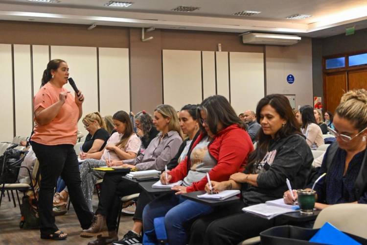 Plan Raíz: más de 7 mil docentes y directivos participaron de las instancias de formación y capacitación en alfabetización
