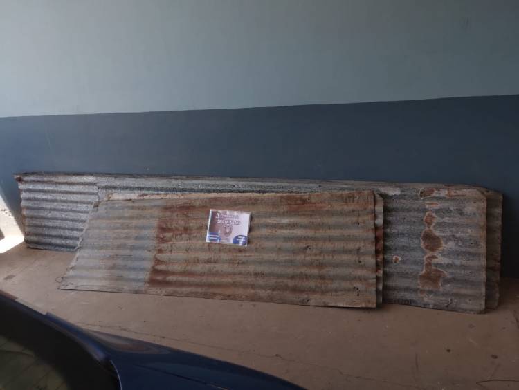 Dos aprehendidos por sustraer chapas