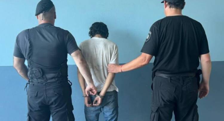 San Justo//APREHENDIERON A UN MASCULINO TRAS INGRESAR A UN DOMICILIO Y HUIR DE LA POLICÍA