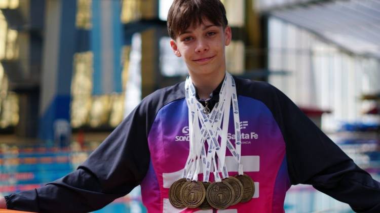 Santa Fe recibió la Copa Campeón Nacional por su desempeño en los Juegos Nacionales Evita 2025