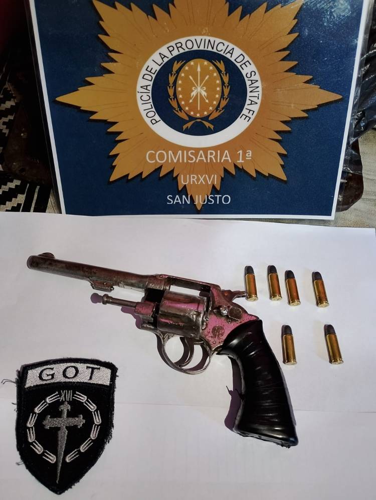 Allanamiento por amenazas en barrio Barracas: secuestran un arma y plantas de cannabis