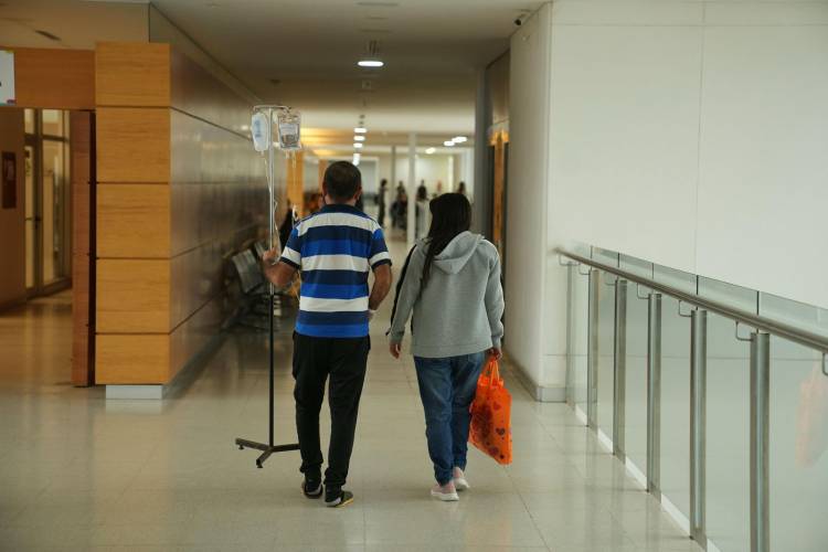 La salud pública de Santa Fe incorporó una técnica quirúrgica de alta complejidad para tratar a una paciente con cáncer