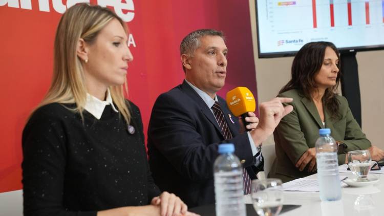  El gobierno de Pullaro lanza un plan para desendeudar a trabajadores privados y públicos