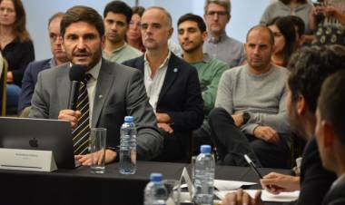 Pullaro participó de la presentación de los avances del Plan Director de los Bajos Submeridionales