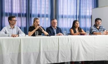 San Cristóbal: Provincia asiste a familias y refuerza la contención en las escuelas