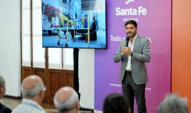 Pullaro impulsa una inversión de casi $ 10.000 millones para sumar 88 ambulancias y fortalecer el sistema de salud pública