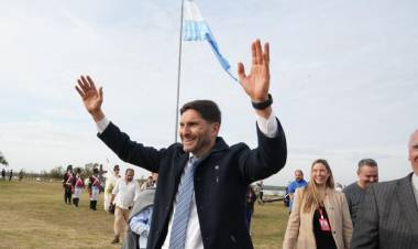 Pullaro: “La Batalla de Punta Quebracho representa que cuando el pueblo está unido, nada ni nadie lo puede vencer”