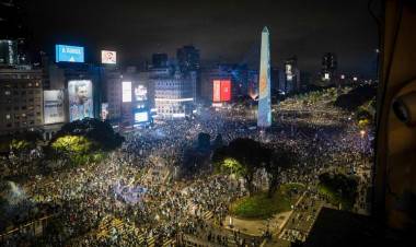  INCIDENTES EN EL OBELISCO TRAS LOS FESTEJOS POR EL SUBCAMPEONATO DE ARGENTINA: 15 DETENIDOS