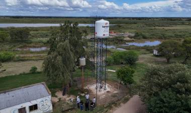 Santa Rosa de Calchines: Con más de 4 kilómetros de nueva red, la gestión de Pullaro encara la recta final en la obra de agua potable