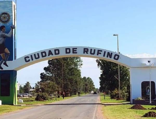MATÓ A SU PADRE, ARRASTRÓ EL CUERPO CON SU CAMIONETA Y LO TIRÓ EN UN CANAL