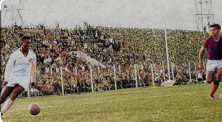 "Hoy se Cumplen 60 Años de la Histórica Victoria de Colón de Santa Fe ante el  Santos de Brasil comandado por el astro brasileño Pelé 