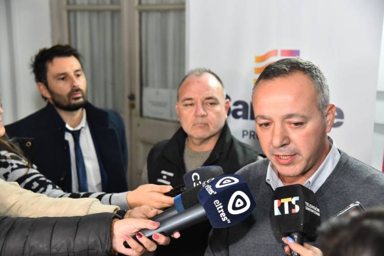 Rosario: cuatro personas detenidas en 14 allanamientos por los ataques incendiarios contra vehículos