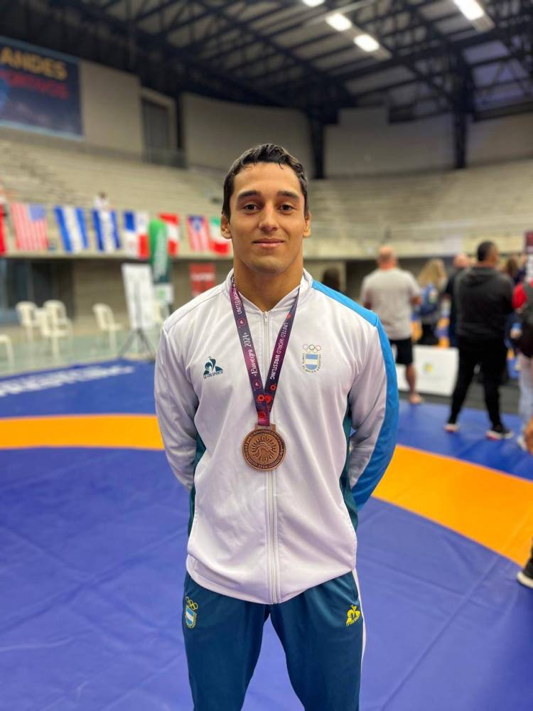 Lautaro Seghesso Destaca en el Panamericano Sub 23 de Lucha Olímpica en Río Negro, Colombia
