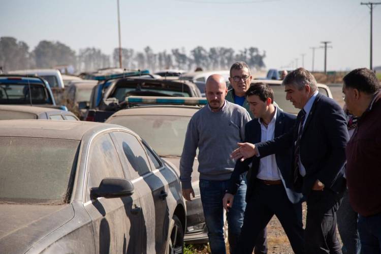 En siete meses, Provincia compactó 1.700 vehículos incautados y en estado de abandono   