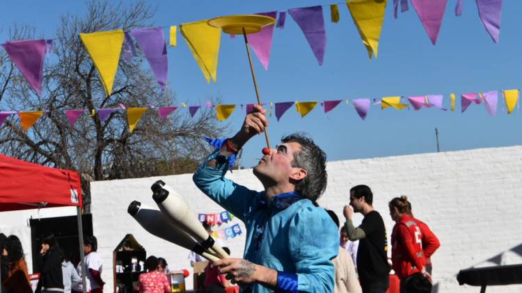 Vacaciones de invierno: grandes y chicos disfrutaron de una tarde de juegos barrio Santa Rosa de Lima