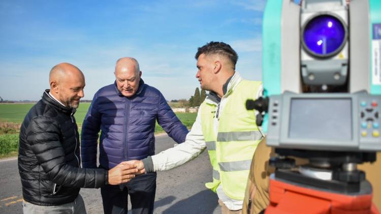 Puccini supervisó pruebas de bitrenes en puentes estratégicos