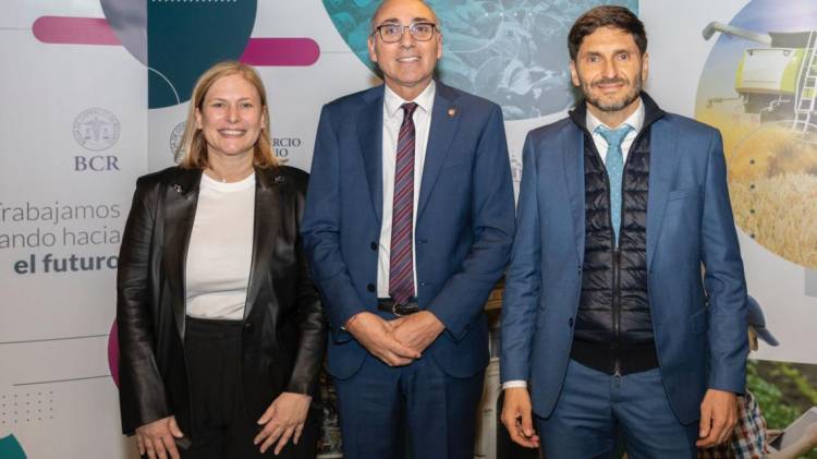 Pullaro pidió "no volver al populismo" y que al equilibrio fiscal le sigan "políticas de desarrollo productivo"