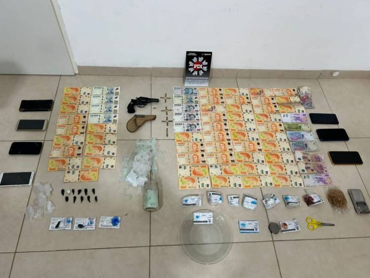 SAN JUSTO: PDI DETUVO A DOS PERSONAS POR MICROTRÁFICO.