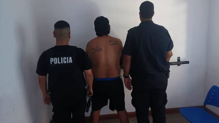 San Justo//PERSONAL POLICIAL APREHENDIÓ A UN SUJETO POR UN HECHO DE HURTO