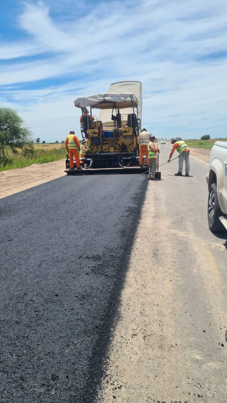 BORLA RECORRIÓ LAS OBRAS EN EJECUCIÓN SOBRE LA RUTA 39 EN LOS ACCESOS AL PUENTE SOBRE EL RIÓ SALADO EN LA PENCA.