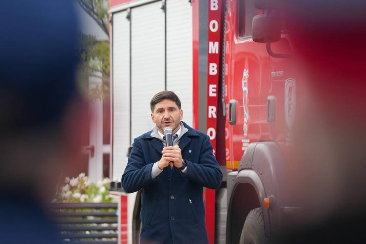 Pullaro en el Día del Bombero Voluntario: “Sentimos orgullo por ustedes y por eso invertimos para que sean los más preparados y equipados de la Argentina”